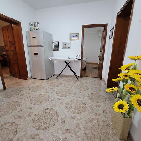 Private Room On A Shared Apartament Near Durres Beach Ngoại thất bức ảnh