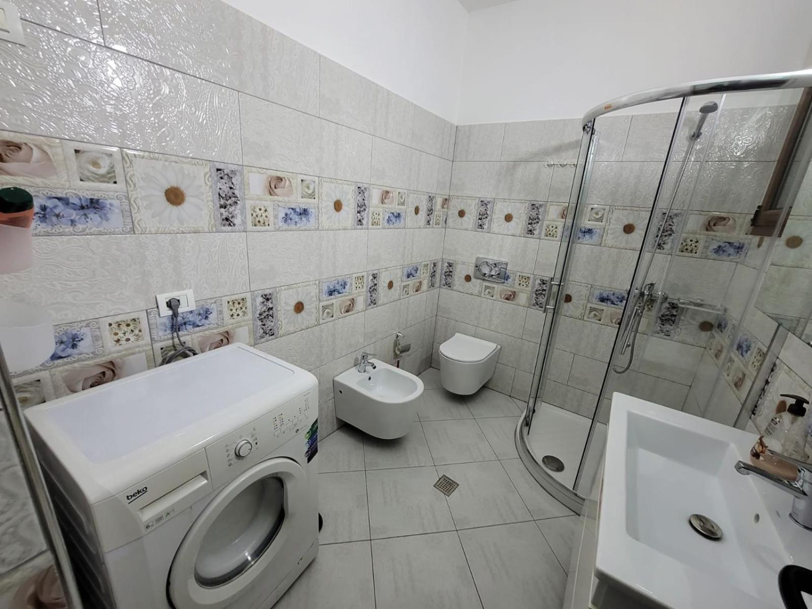 Private Room On A Shared Apartament Near Durres Beach Ngoại thất bức ảnh