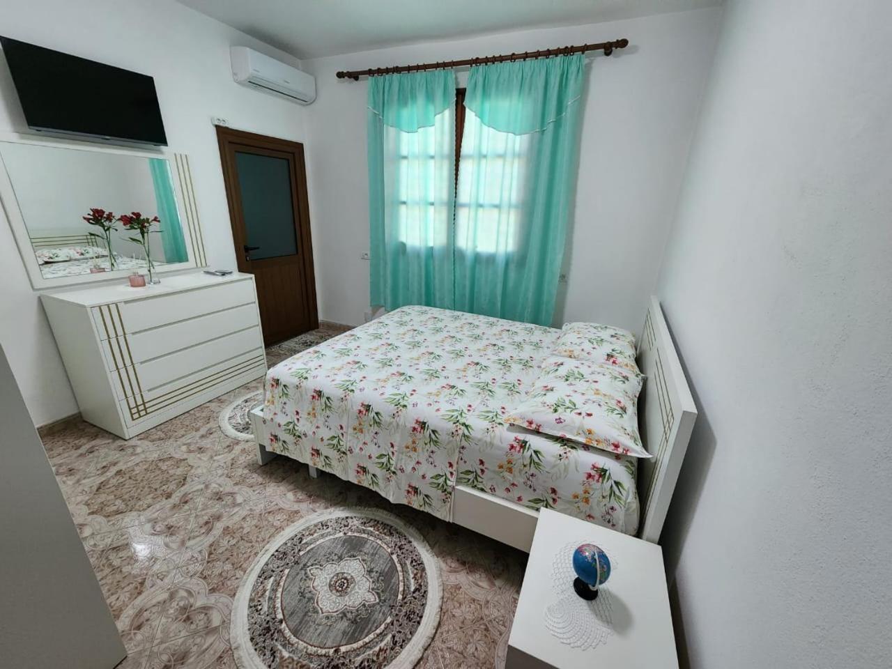 Private Room On A Shared Apartament Near Durres Beach Ngoại thất bức ảnh