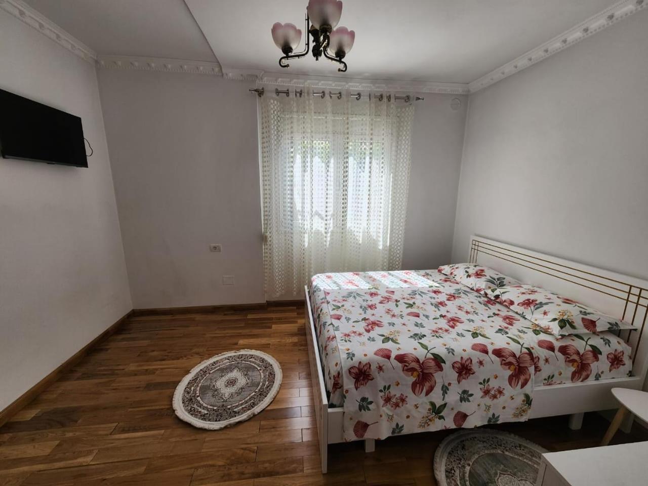 Private Room On A Shared Apartament Near Durres Beach Ngoại thất bức ảnh
