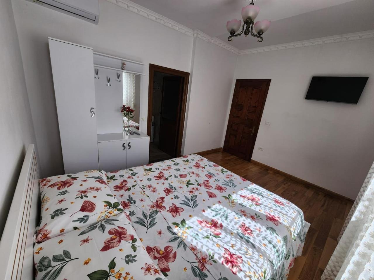 Private Room On A Shared Apartament Near Durres Beach Ngoại thất bức ảnh